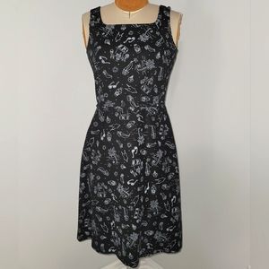 Depeche cute black with white beach print dress